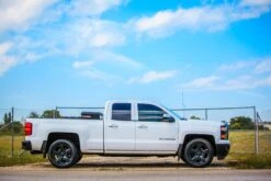 SB-GM-SLVD/10TW1/BK -Garmin Store SB GM SLVD 10TW1 VEH 2